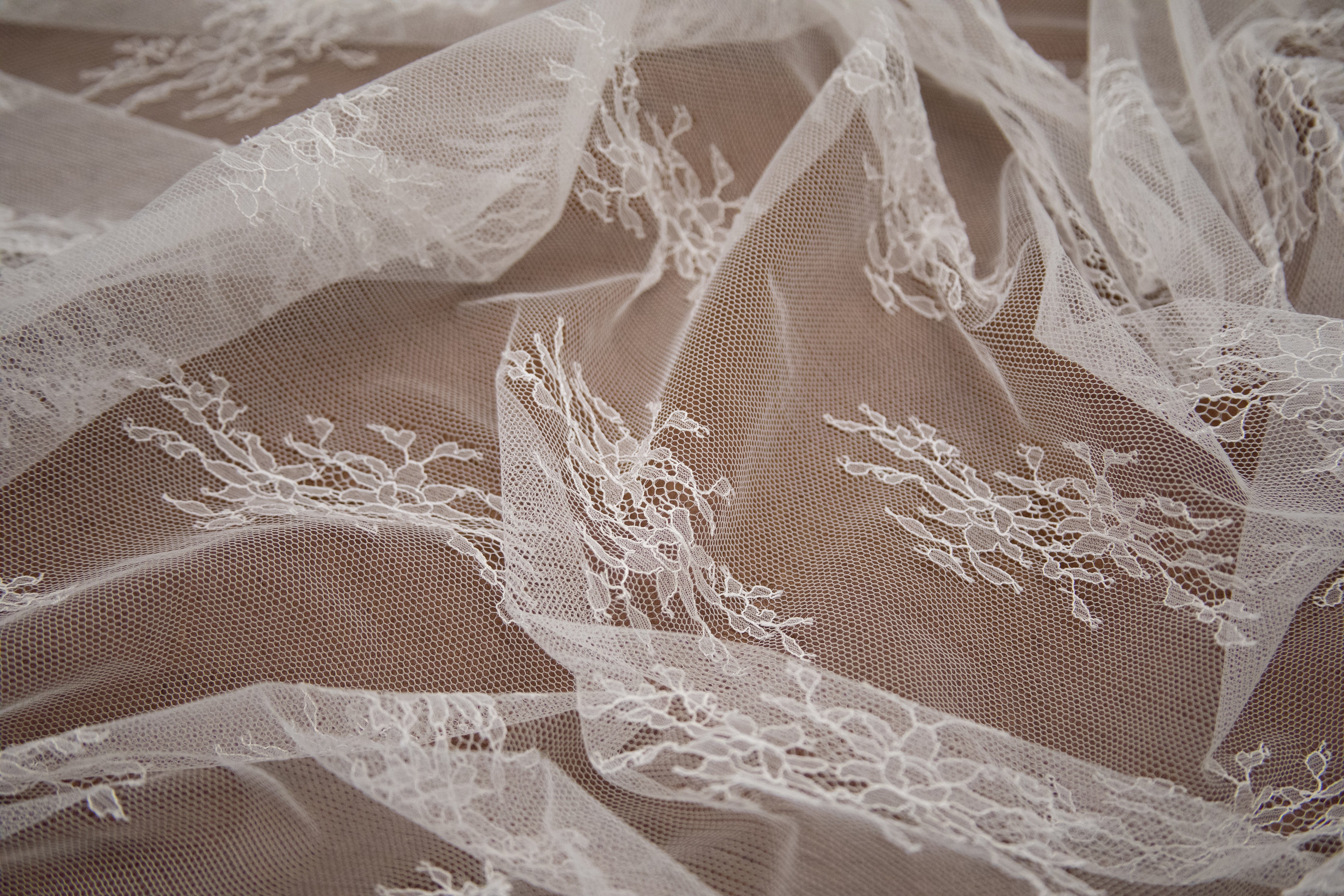 Bridal Chantilly Lace in Off-White, Made in France – Solstiss Lace