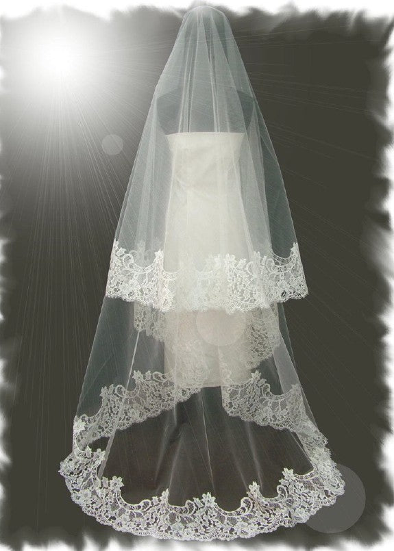 Oval Bridal Veil in Off-White, Made in France
