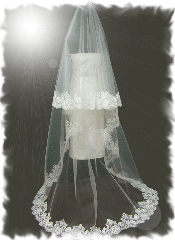 Oval Bridal Veil in Off-White, Made in France