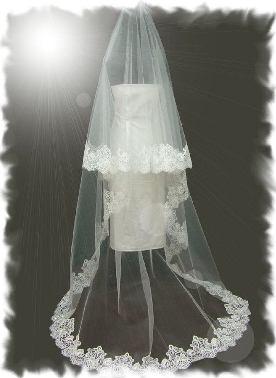 Oval Bridal Veil in Off-White, Made in France