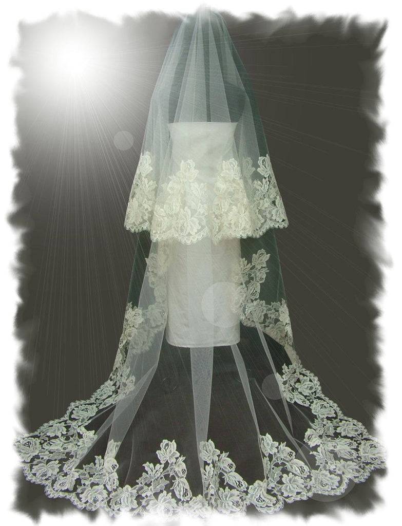 Silo Bridal Veil in Off-White, Made in France (see enclosed diagram)
